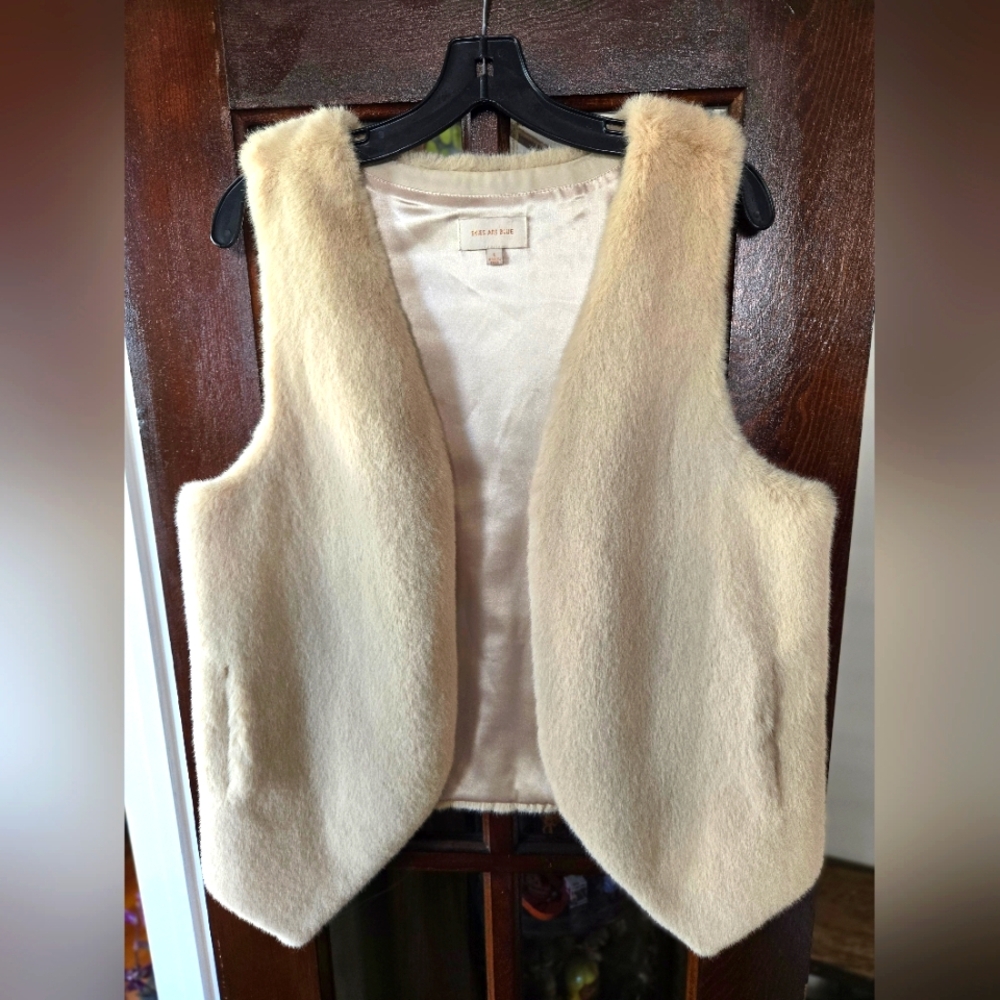 Skies Are Blue Faux Fur Cream Vest